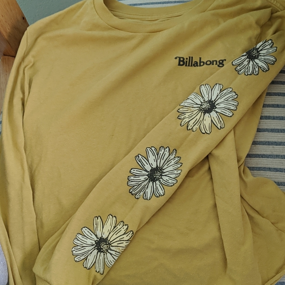 Billabong sunflower tee